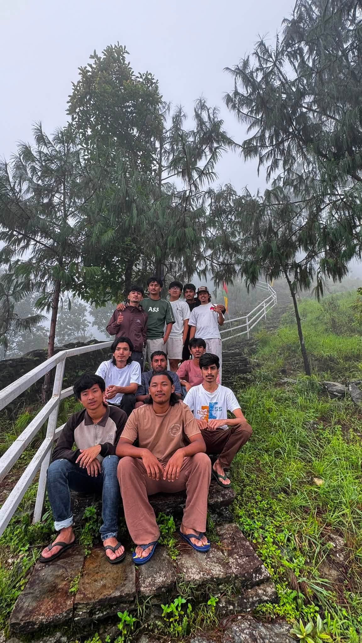 On the steps up to the viewpoint at Sirubari